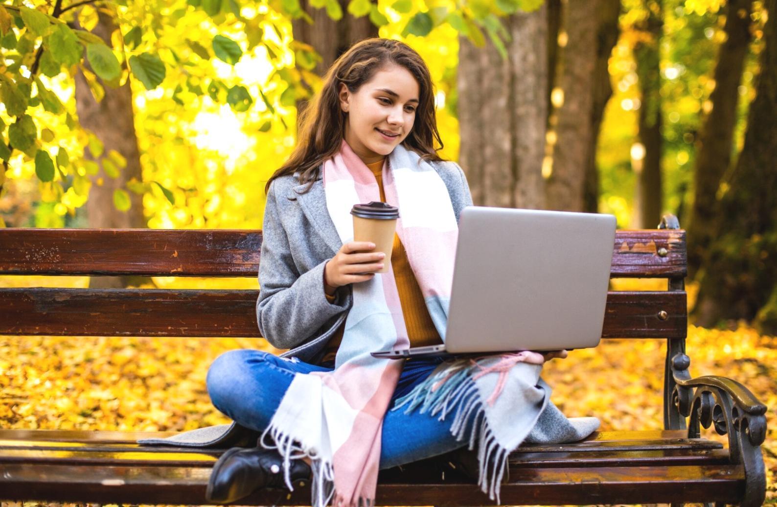 Hands-on mobile development education